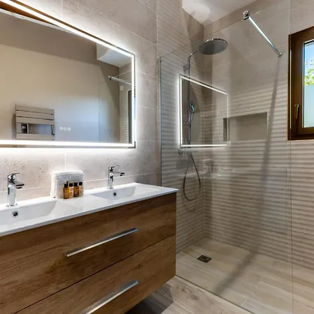Amphitrite Share & Happiness Villa
