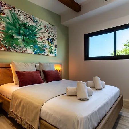 Amphitrite Share & Happiness Villa *